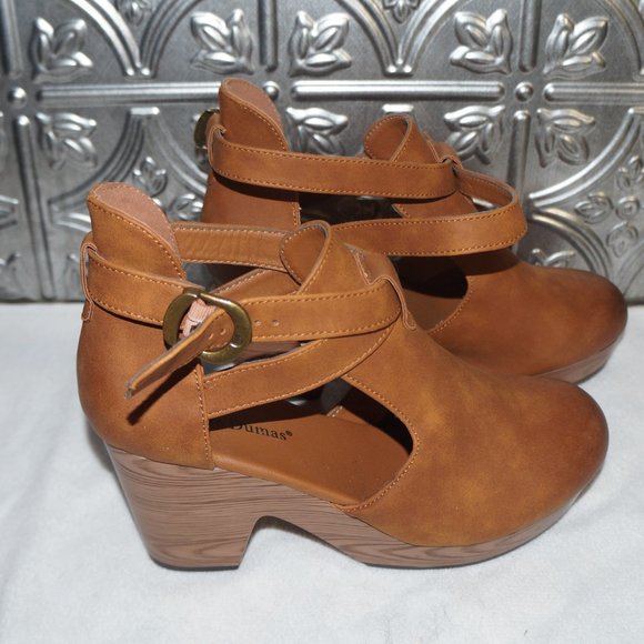 Pierre Dumas Shoes - Pierre Dumas Size 8.5 Tan Clog Heels Buckle Adjustable